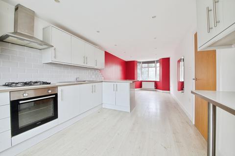 3 bedroom flat for sale, Northumberland Park, London, N17