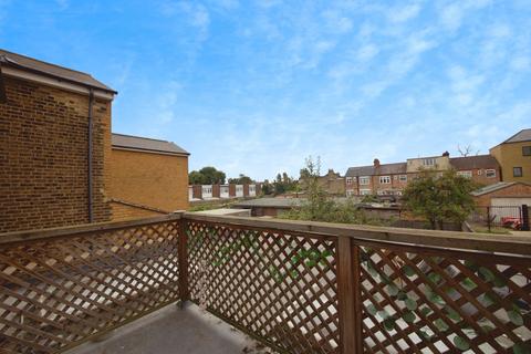 3 bedroom flat for sale, Northumberland Park, London, N17