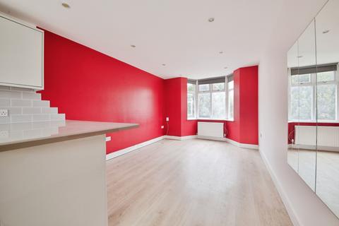 3 bedroom flat for sale, Northumberland Park, London, N17
