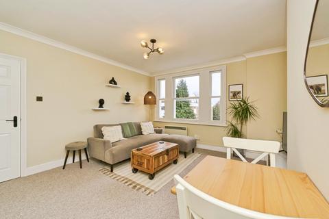 1 bedroom flat for sale, Uxbridge Road, Kingston upon Thames, KT1
