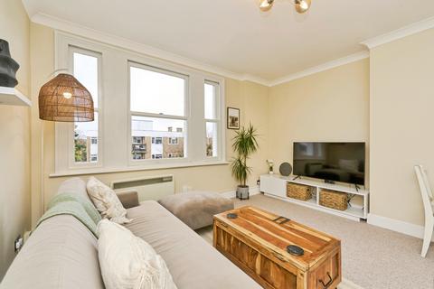 1 bedroom flat for sale, Uxbridge Road, Kingston upon Thames, KT1