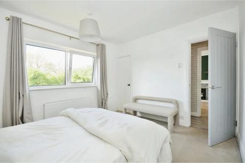 2 bedroom flat for sale, Slades Drive, Chislehurst, BR7