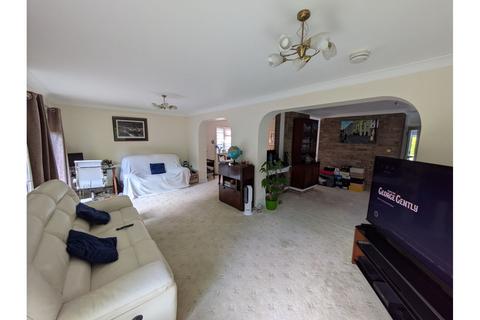 undefined, Holly Close, Woking, GU21