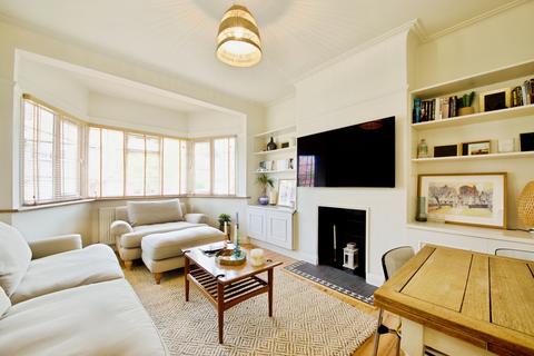 2 bedroom ground floor flat for sale, Glenhurst Road, London, N12