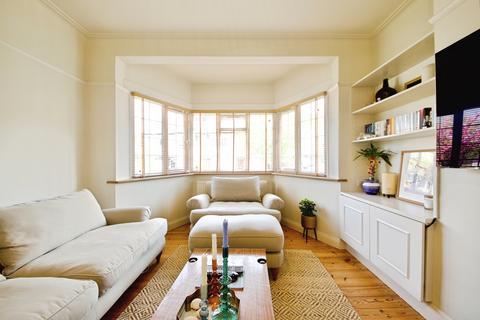 2 bedroom ground floor flat for sale, Glenhurst Road, London, N12