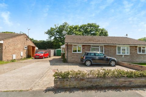 2 bedroom bungalow for sale, Chiltern Avenue, Farnborough, GU14