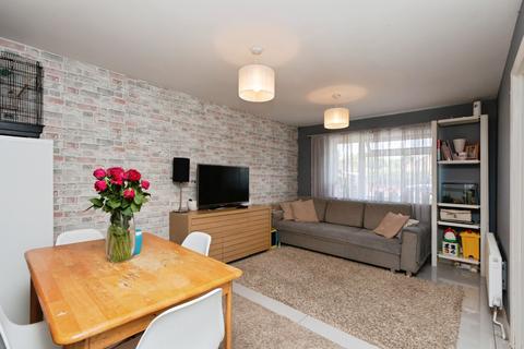 2 bedroom bungalow for sale, Chiltern Avenue, Farnborough, GU14