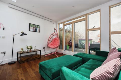 undefined, Walnut Tree Close, Guildford, GU1