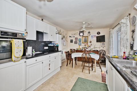 3 bedroom terraced house for sale, Meadow Road, Yeovil, BA21
