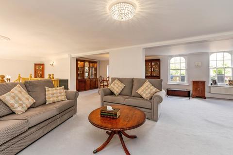3 bedroom ground floor flat for sale, Royal Drive, London, N11