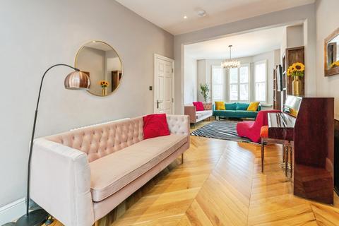 undefined, Chesterfield Gardens, London, N4