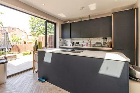 undefined, Chesterfield Gardens, London, N4
