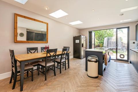 undefined, Chesterfield Gardens, London, N4