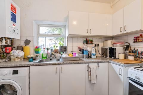 4 bedroom terraced house for sale, Sydney Road, London, N8