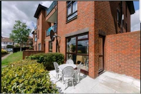 3 bedroom ground floor flat for sale, Flat 1/Whitefriars Court 108 Friern Park, London, N12