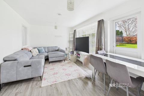 2 bedroom bungalow to rent, Brookers Close, Ashtead, Surrey. KT21