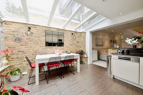 2 bedroom terraced house for sale, Fredericks Place, London, N12