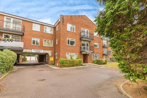 undefined, 3 Oakleigh Park North, London, N20