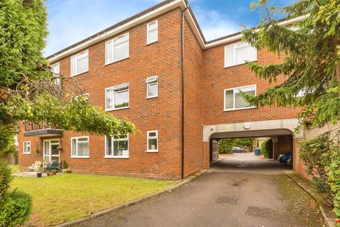 undefined, 3 Oakleigh Park North, London, N20