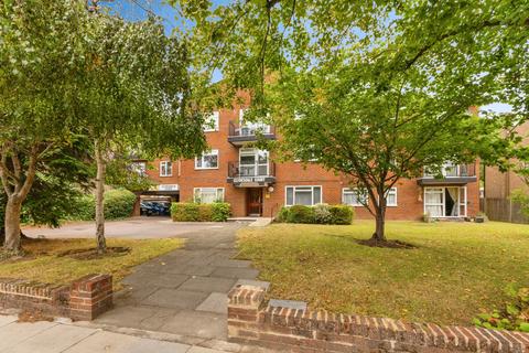 undefined, 3 Oakleigh Park North, London, N20