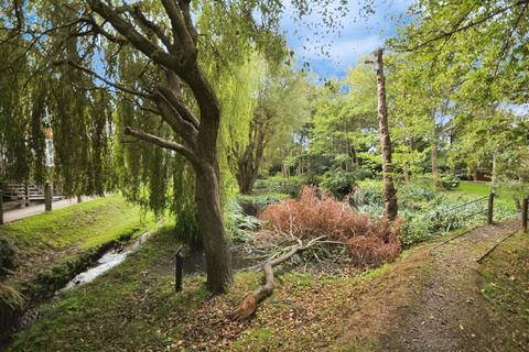 3 bedroom apartment for sale, The Alders, West Wickham, BR4