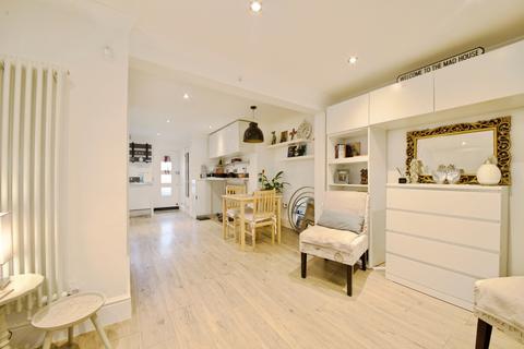 1 bedroom flat for sale, 99 Friern Park, London, N12