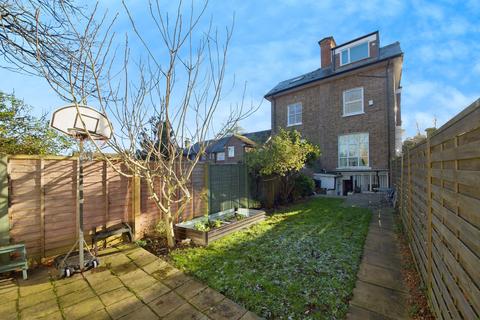 1 bedroom flat for sale, 99 Friern Park, London, N12