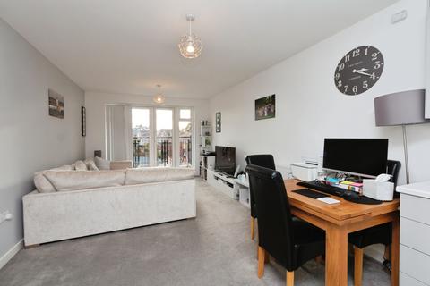 2 bedroom flat for sale, Hurst Avenue, Camberley, GU17