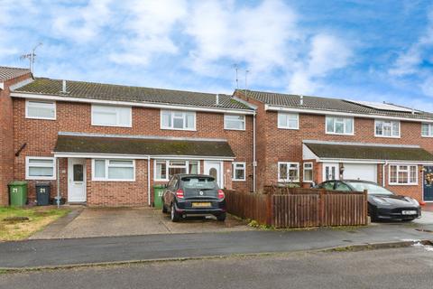 3 bedroom terraced house for sale, Elm Close, Bordon, GU35