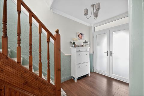 3 bedroom end of terrace house for sale, Elmcroft Avenue, London, N9