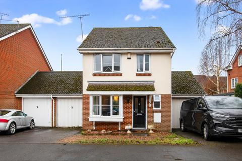 3 bedroom link detached house for sale, Crosby Way, Farnham, GU9