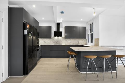 4 bedroom semi-detached house for sale, Priory Road, London, N8