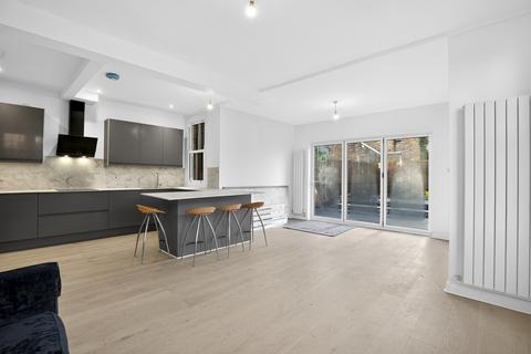 4 bedroom semi-detached house for sale, Priory Road, London, N8