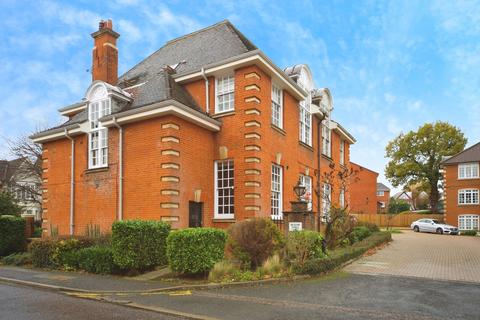 1 bedroom ground floor flat for sale, 1 Crothall Close, London, N13