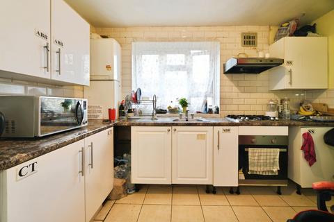 undefined, Romney Close, London, N17
