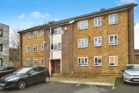 Romney Close, London, N17