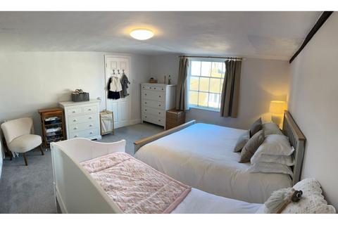 2 bedroom flat for sale, High Street, Rye, TN31