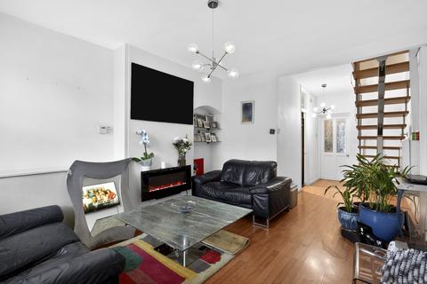 2 bedroom terraced house for sale, Siward Road, London, N17