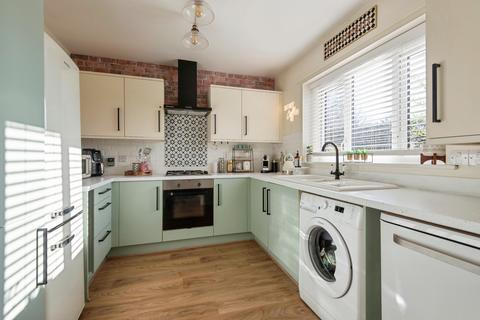 2 bedroom detached bungalow for sale, marshalls avenue, Hitchin, SG5