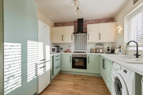 2 bedroom detached bungalow for sale, marshalls avenue, Hitchin, SG5