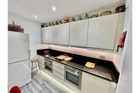 undefined, Whitton Avenue West, Greenford, UB6