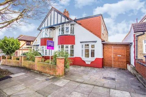 Farndale Crescent, Greenford, UB6