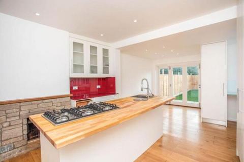 5 bedroom semi-detached house for sale, Farndale Crescent, Greenford, UB6