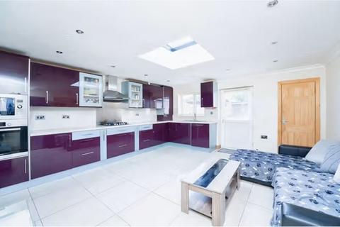 3 bedroom semi-detached house for sale, Seaton Road, Hayes, UB3
