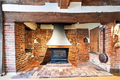 4 bedroom end of terrace house for sale, High Street, Burwash, TN19