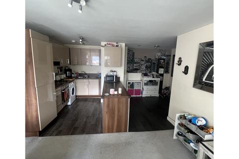 2 bedroom flat for sale, 4 Mercer Walk, Uxbridge, UB8