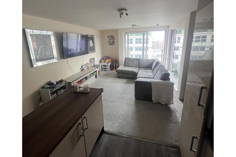 2 bedroom flat for sale, 4 Mercer Walk, Uxbridge, UB8