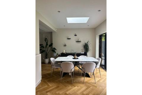5 bedroom end of terrace house for sale, Empire Road, Greenford, UB6