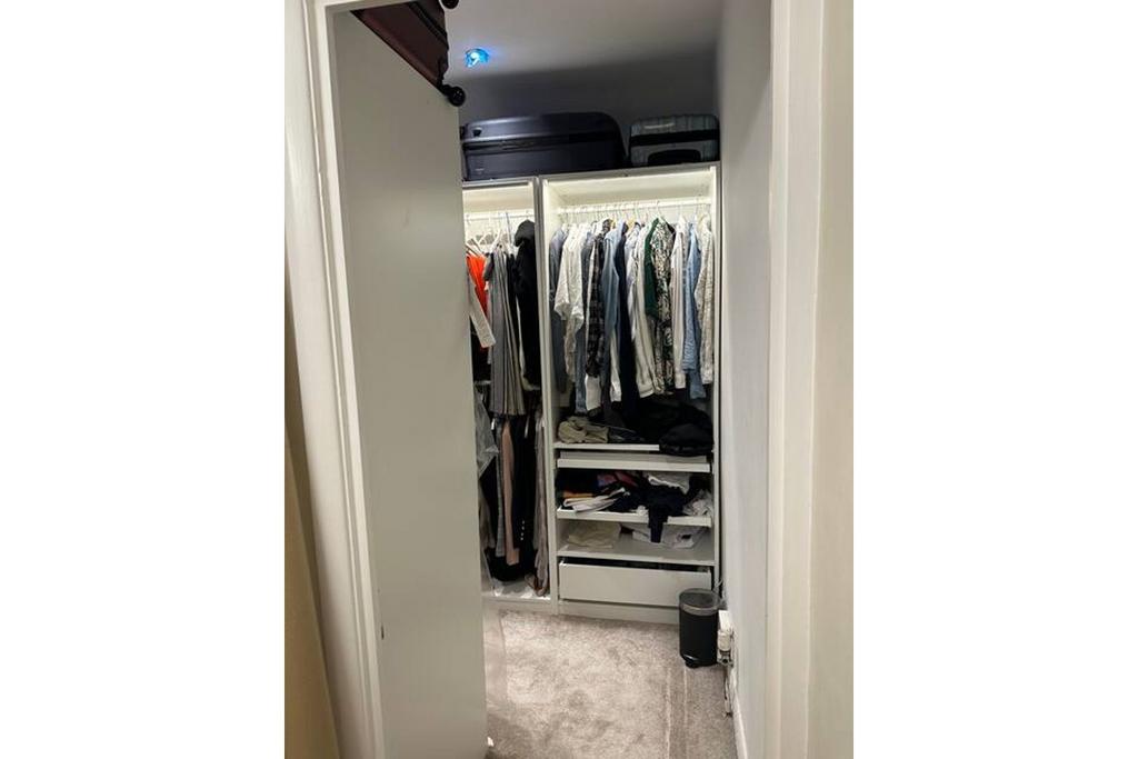 Walk-in Wardrobe