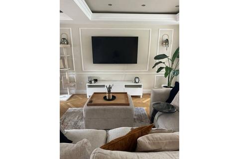 5 bedroom end of terrace house for sale, Empire Road, Greenford, UB6